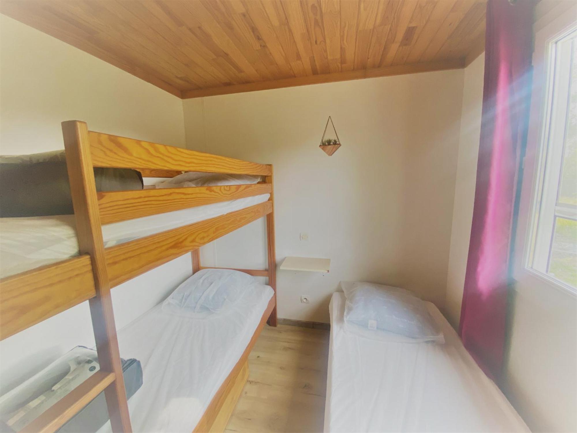 Camping Familial Les Chalets D'Uza Bagian luar foto