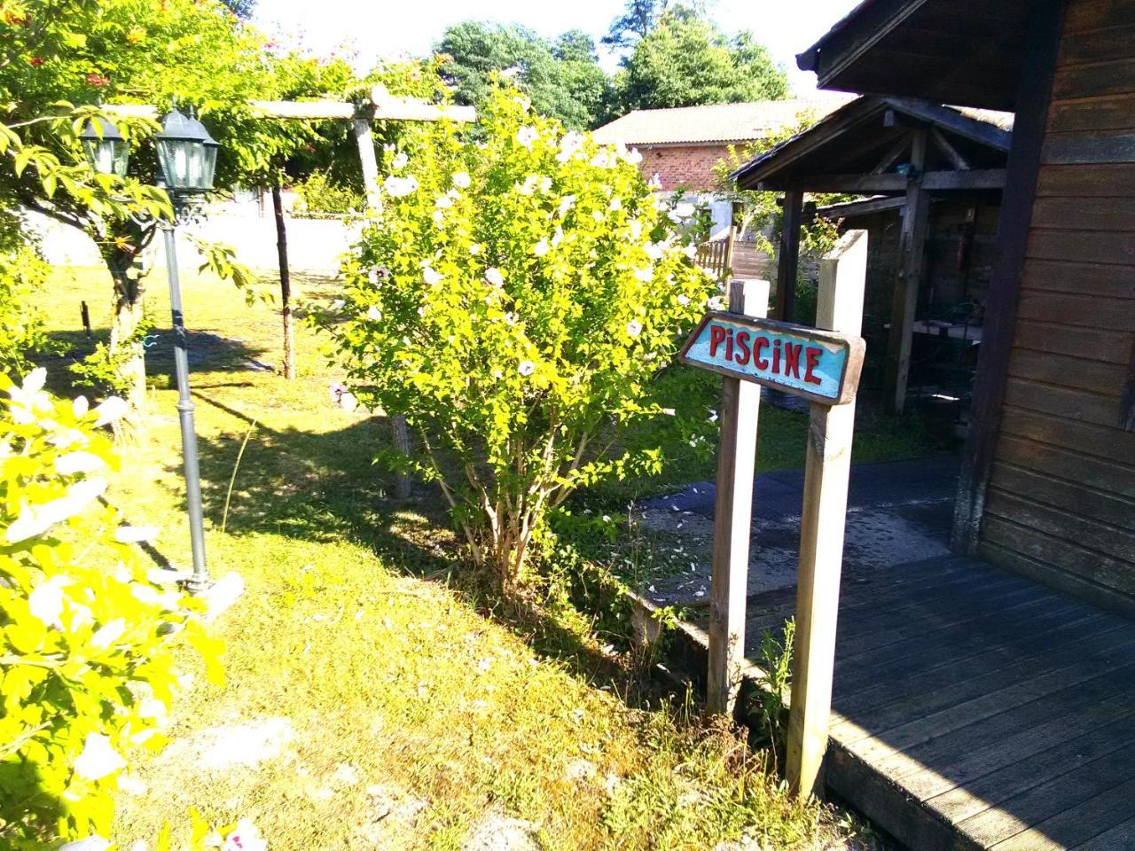 Camping Familial Les Chalets D'Uza Bagian luar foto